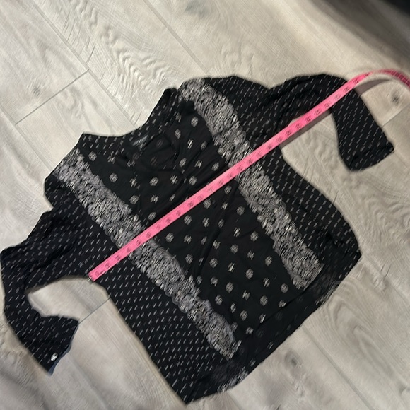 Lucky Brand. Size M - Picture 3 of 4